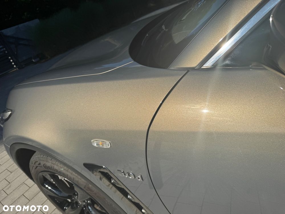 Infiniti QX70 - 12
