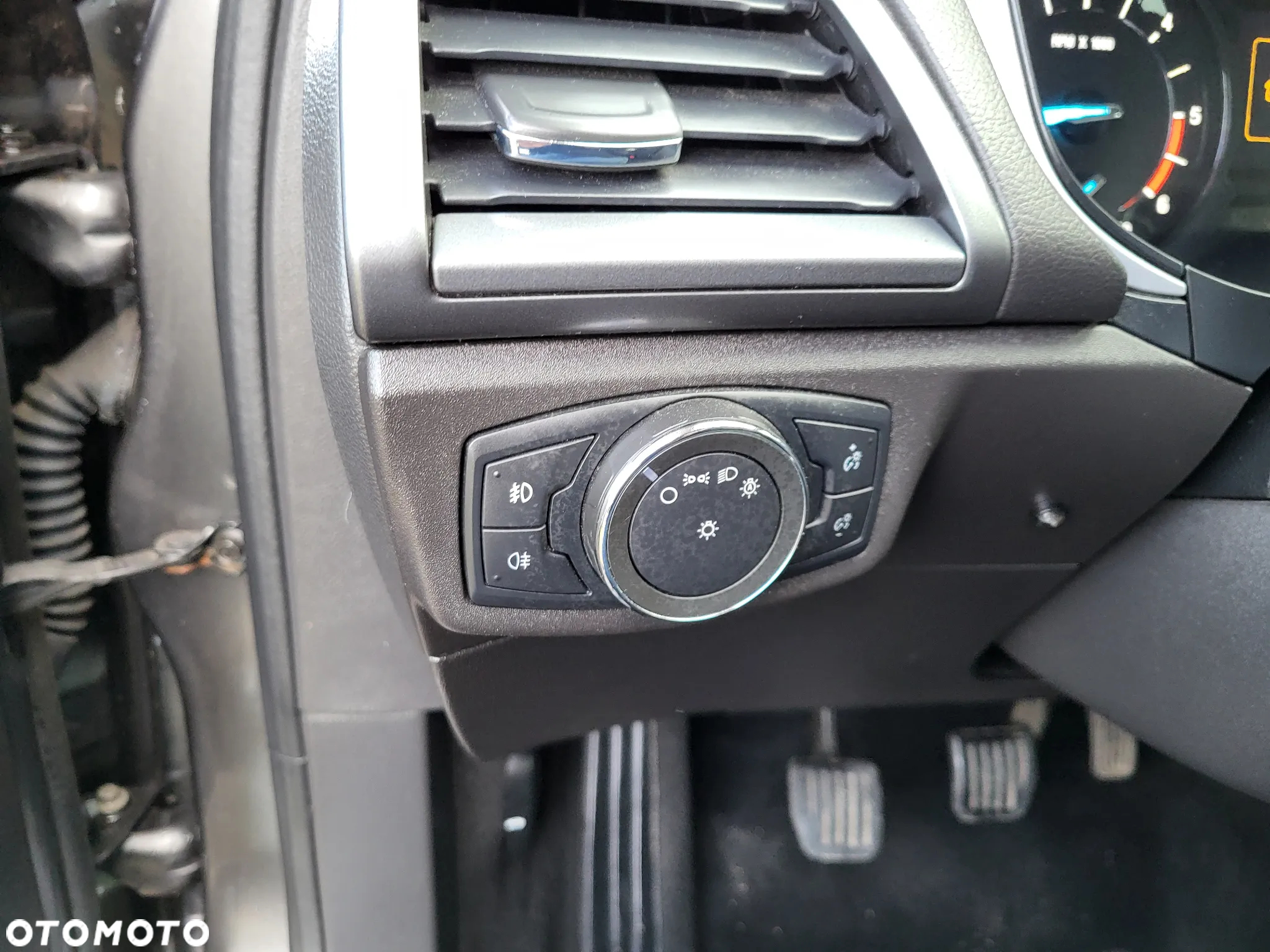 Ford Mondeo - 13