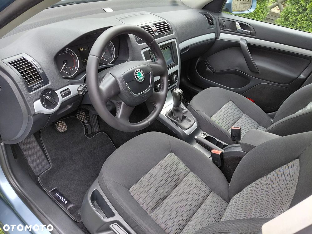 Skoda Octavia 1.6 Team Edition - 9