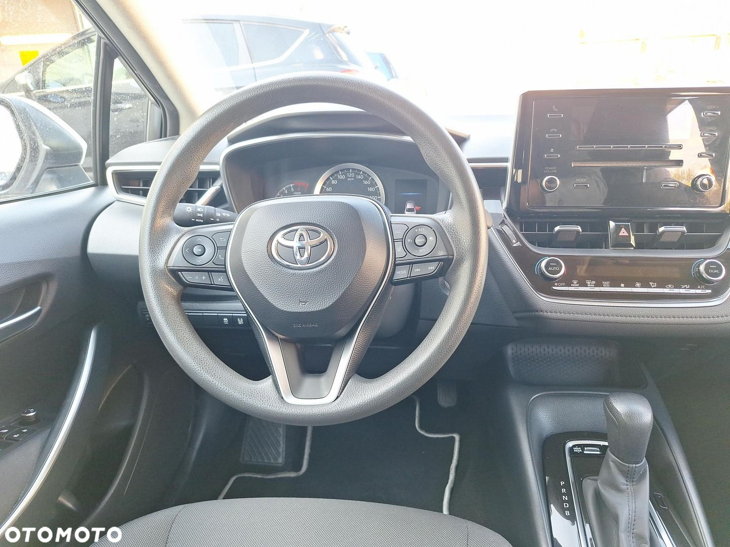 Toyota Corolla - 12