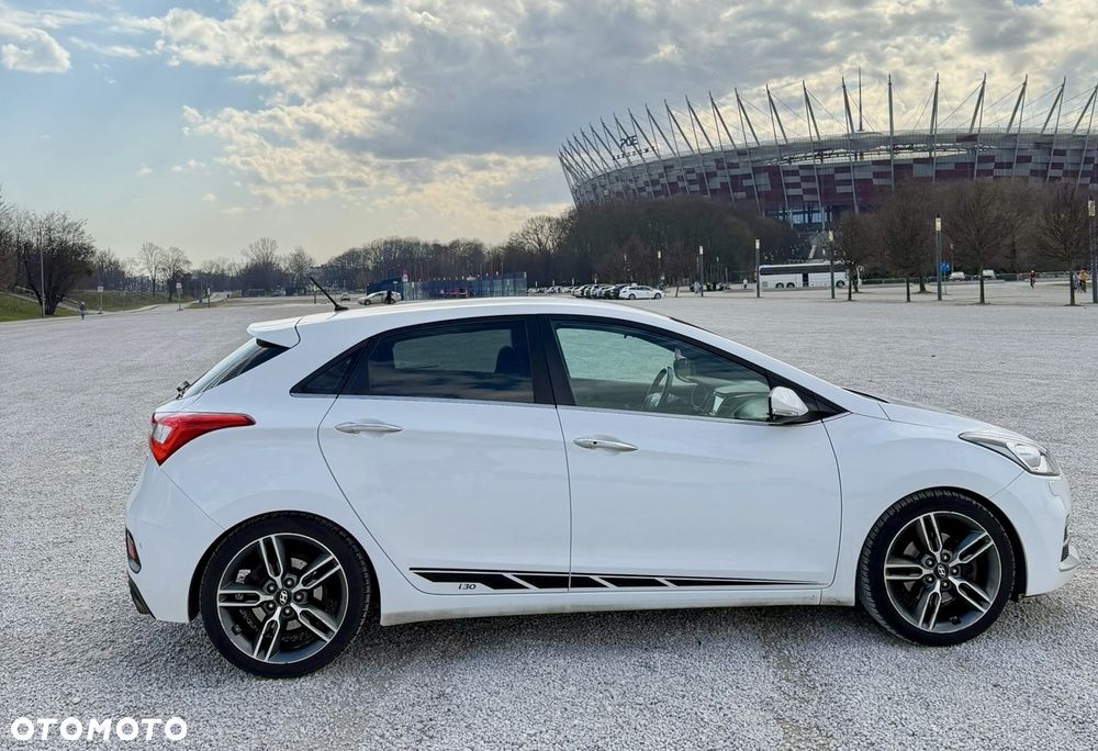 Hyundai i30 1.6 T GDI Turbo - 14