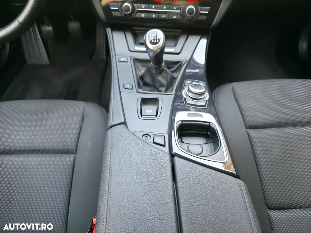BMW Seria 5 520d EfficientDynamics Edition - 17