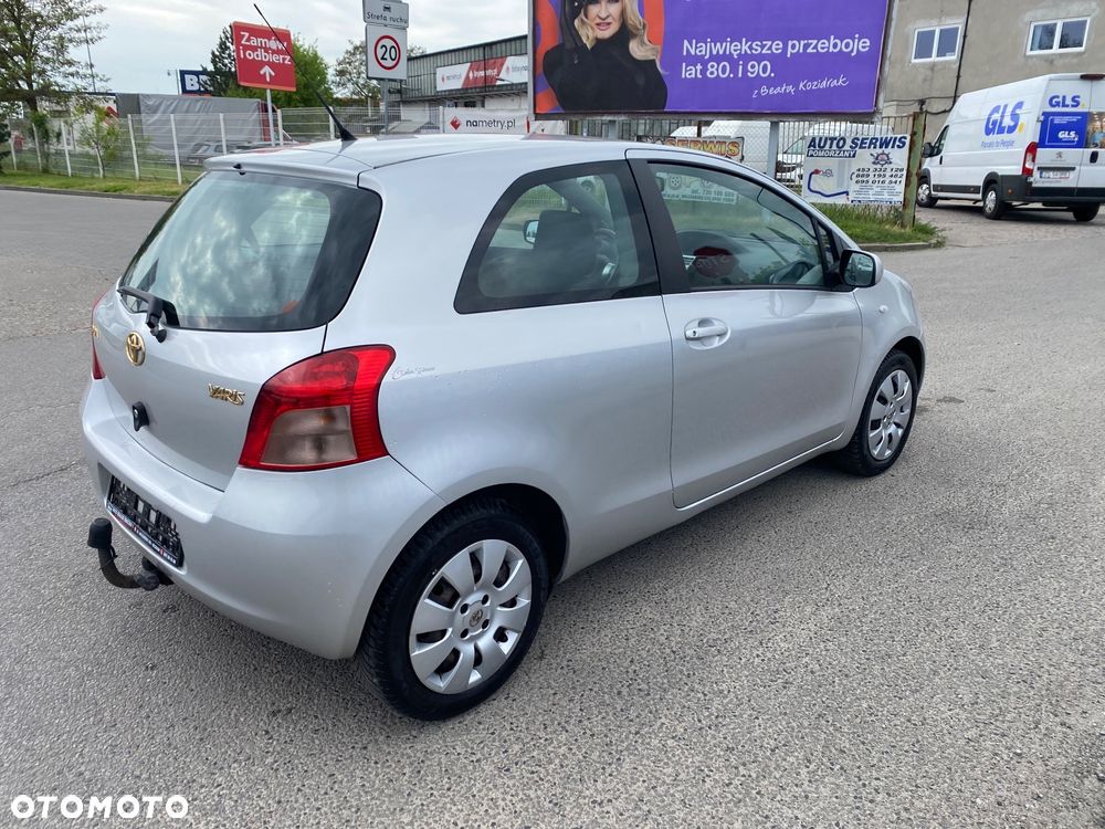 Toyota Yaris - 25
