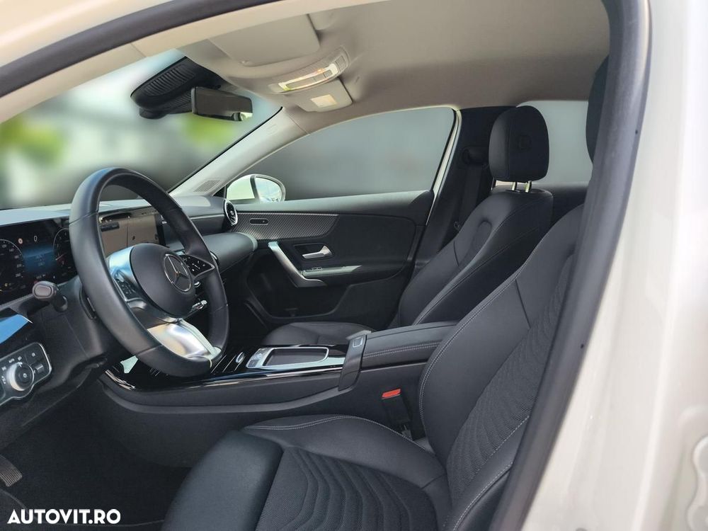 Mercedes-Benz A 220 Sedan 4Matic MHEV 8G-DCT - 14