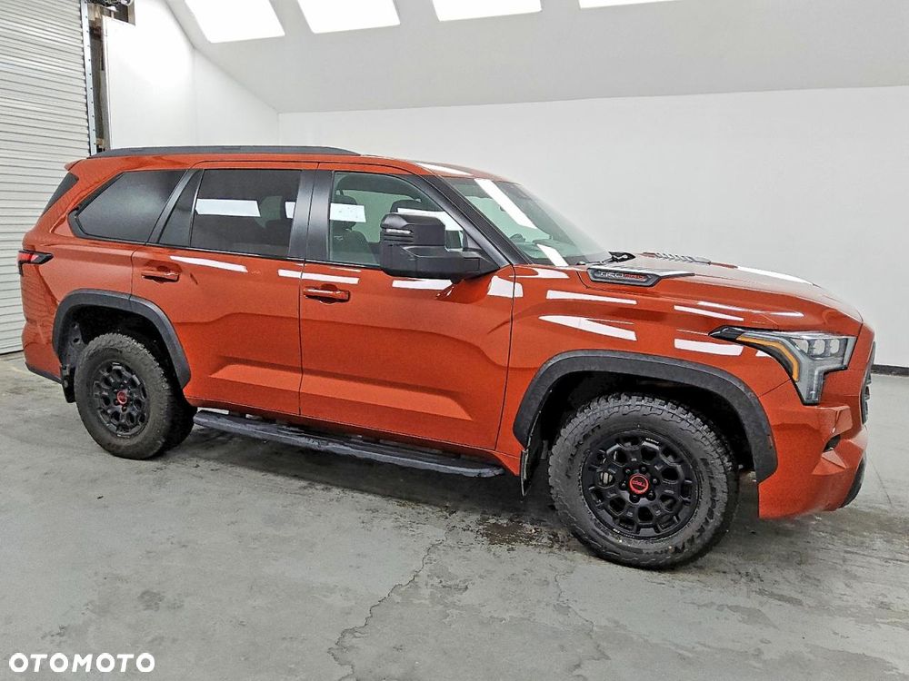 Toyota Sequoia - 1