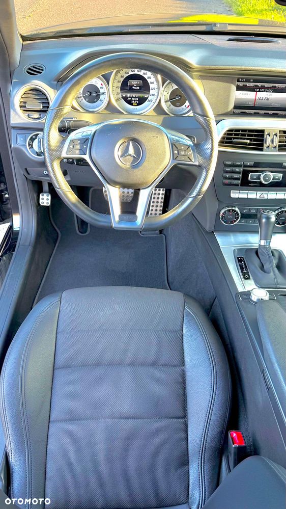 Mercedes-Benz Klasa C 250 CGI BlueEff - 12