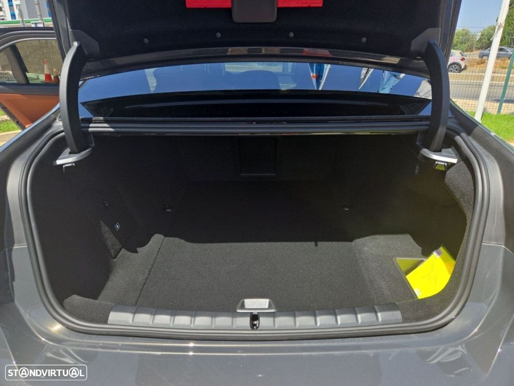 BMW i7 eDrive50 Pack Desportivo M - 22