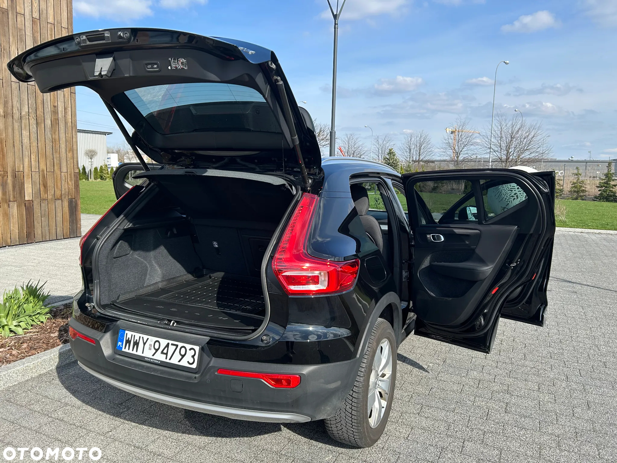 Volvo XC 40 T3 Momentum Pro - 3