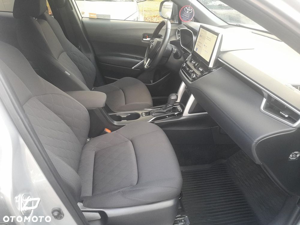 Toyota Corolla Cross - 12