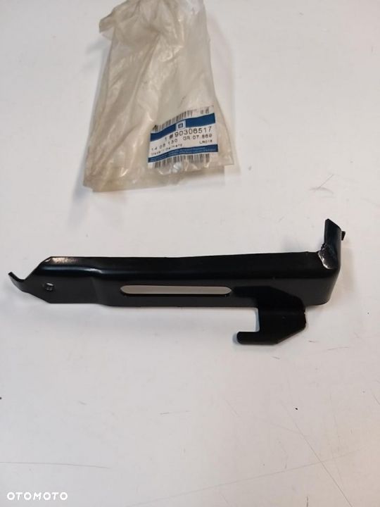 Wspornik   przedniego wzmocnienia  lewy Opel Vectra  A 90306517