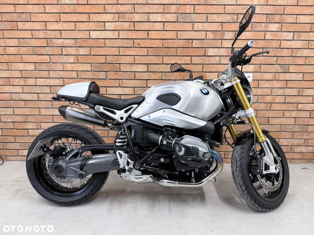 BMW R - 1
