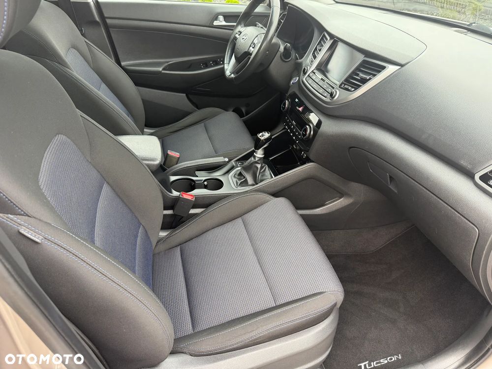 Hyundai Tucson blue 1.7 CRDi 2WD Style - 25