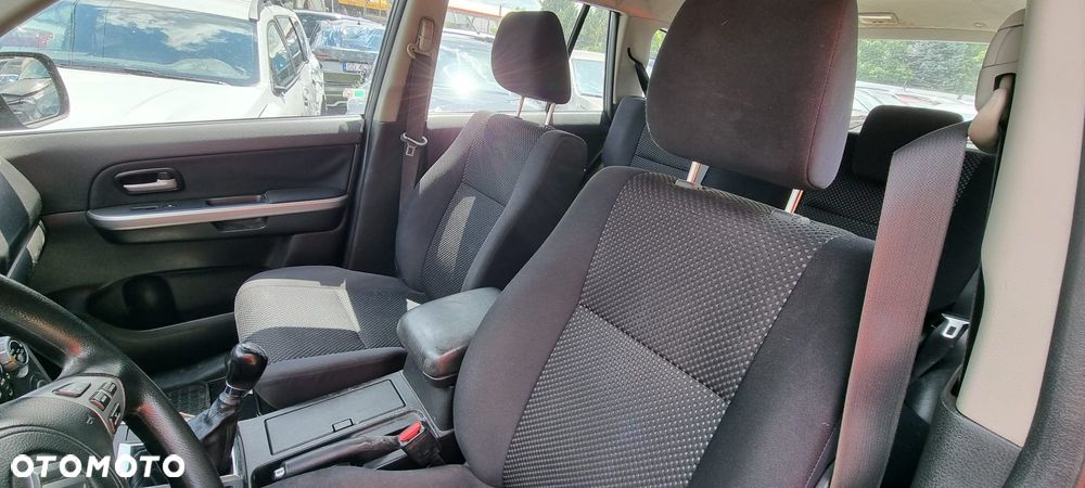 Suzuki Grand Vitara 2.7 V6 - 8