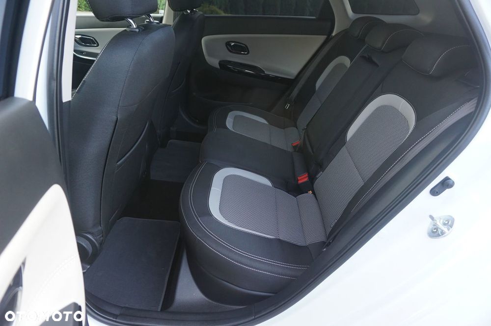 Kia Ceed 1.6 GDI Dream Team Edition - 22