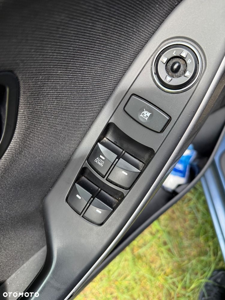 Hyundai i30 blue Kombi 1.4 YES Silver - 9