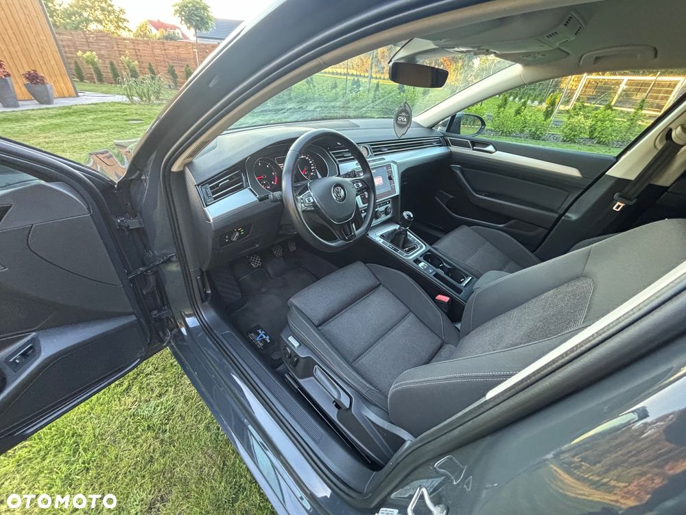 Volkswagen Passat 2.0 TDI BMT Comfortline - 14