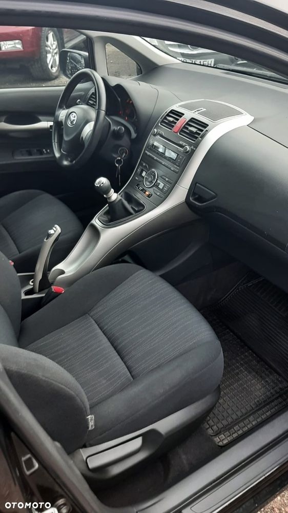 Toyota Auris - 13