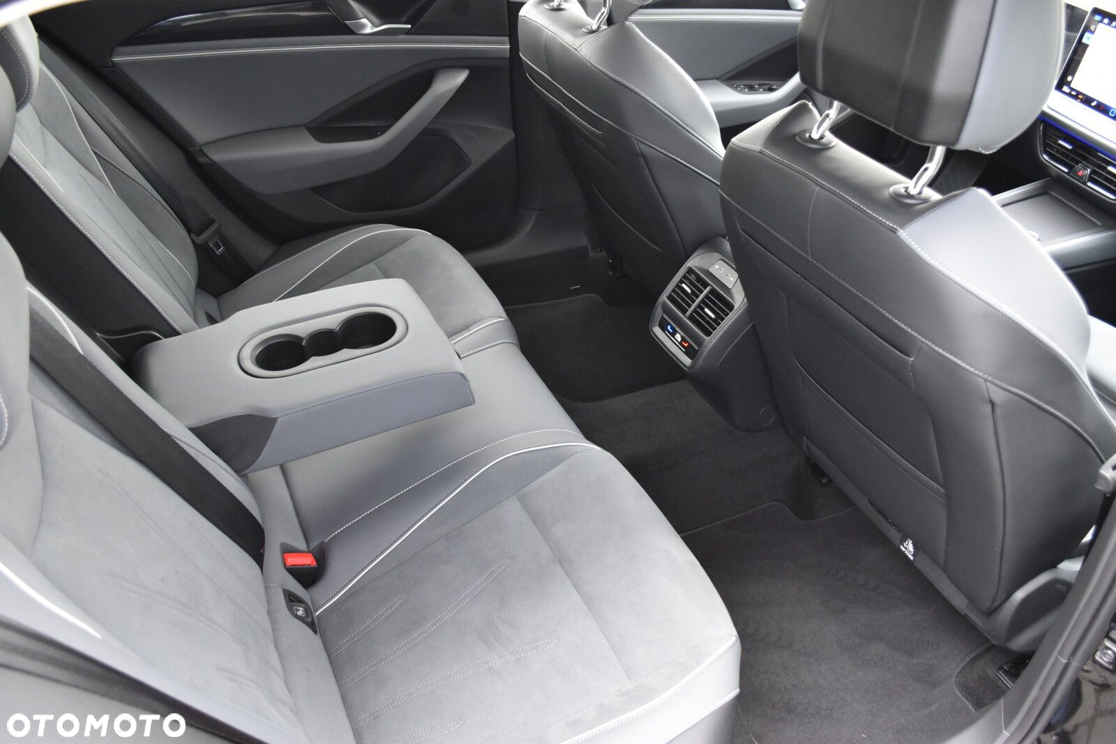 Volkswagen Passat 2.0 TDI EVO Business DSG - 13