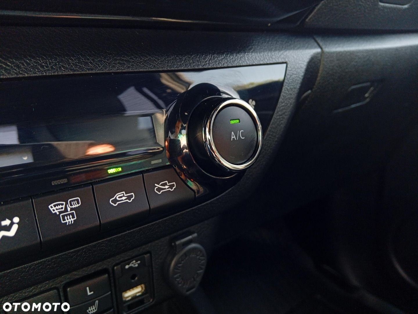 Toyota Hilux - 24