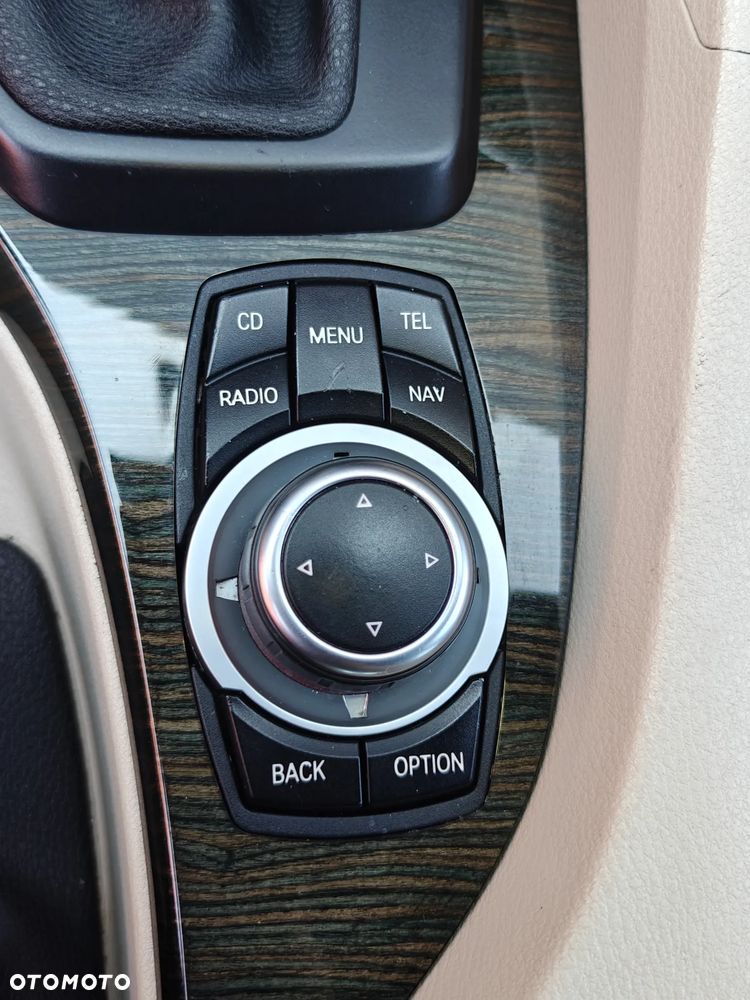 BMW X1 xDrive20d - 10