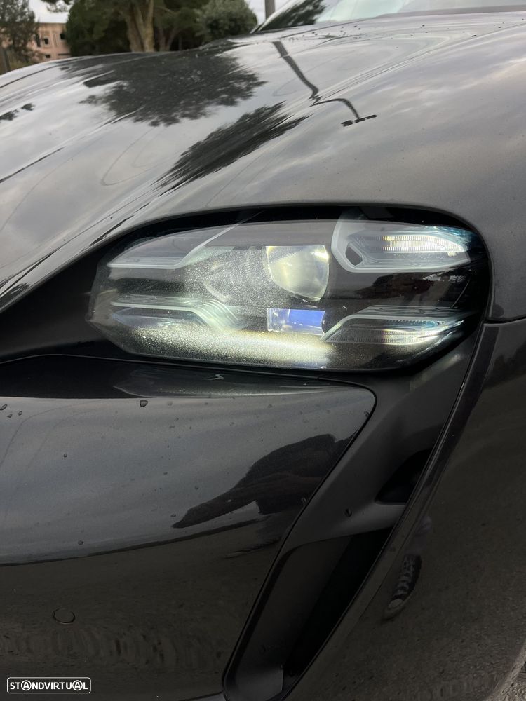 Porsche Taycan Turbo - 25