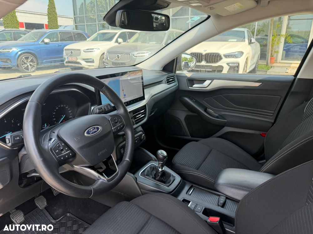 FORD Focus 2022 — imagine 3