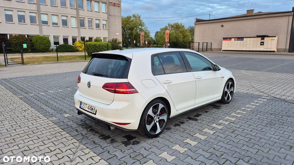 Volkswagen Golf - 3