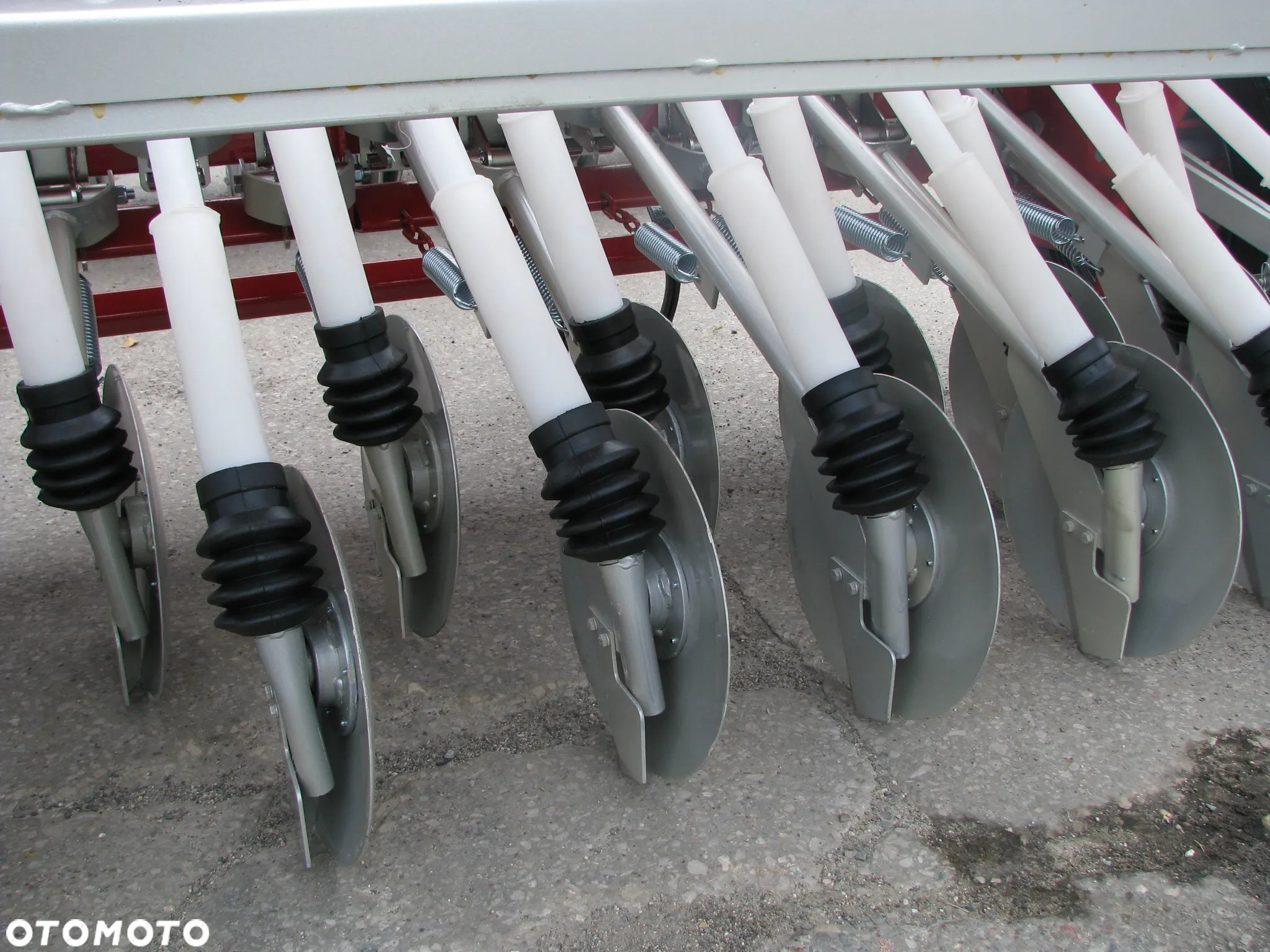 Meprozet Siewnik talerzowy, stopkowy-redlicowy, SR25/SRT25, SR27/SRT27, SR30/SRT30, S107, S107T, poplonów S119, nabudowany SNT30 agregat uprawowo siewny Euro-Masz, Akpil, Agro-Masz - 19