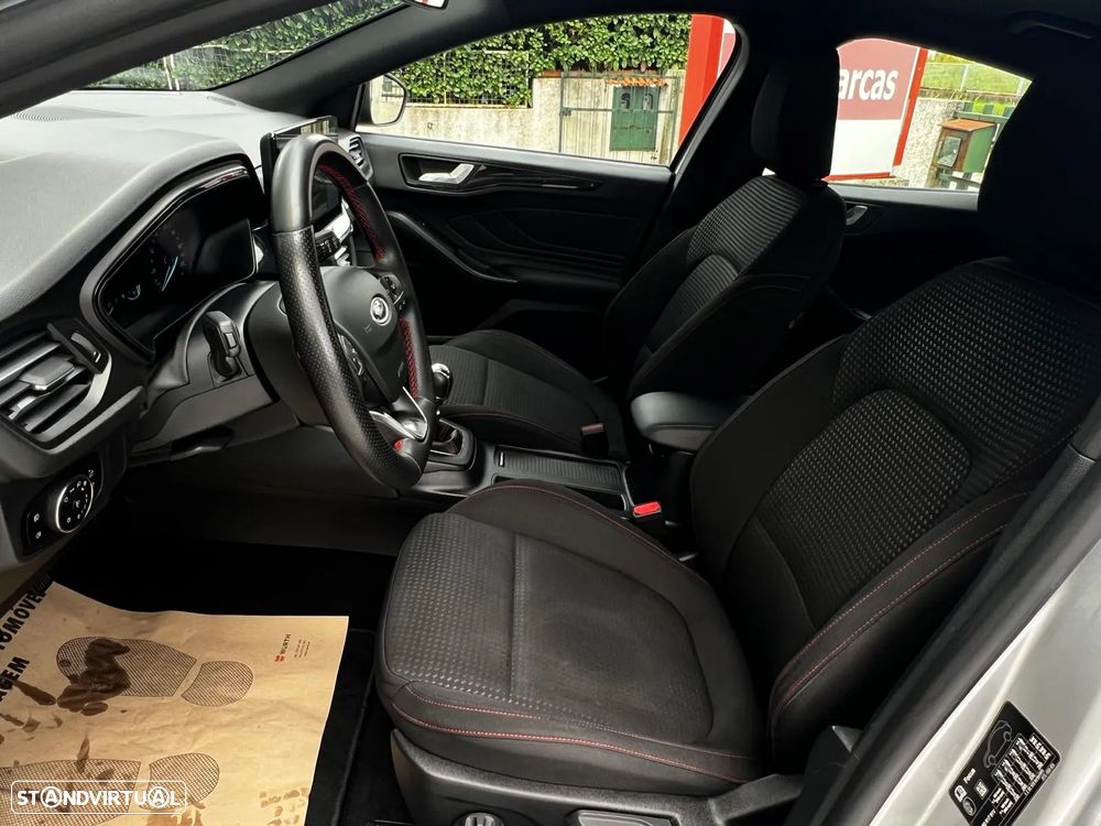 Ford Focus 1.0 EcoBoost MHEV ST-Line - 11