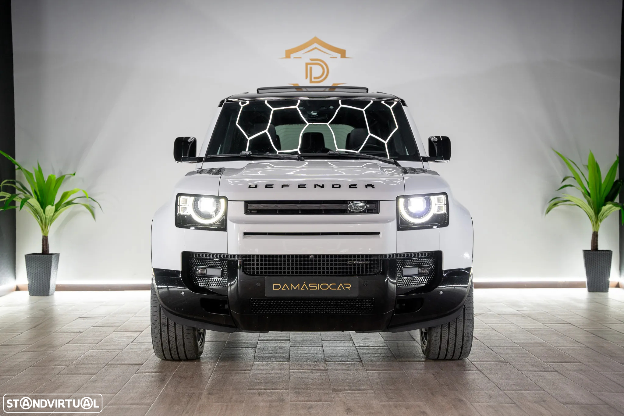 Land Rover Defender 3.0 D250 110 AWD X-Dynamic SE - 3