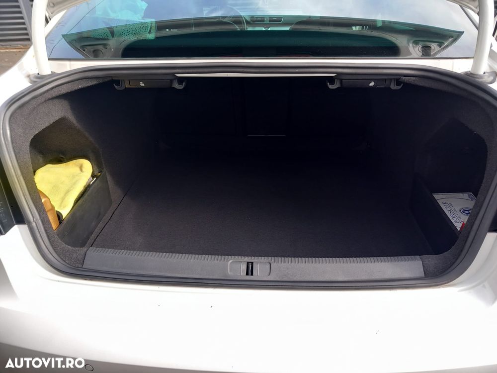 Volkswagen Passat - 21