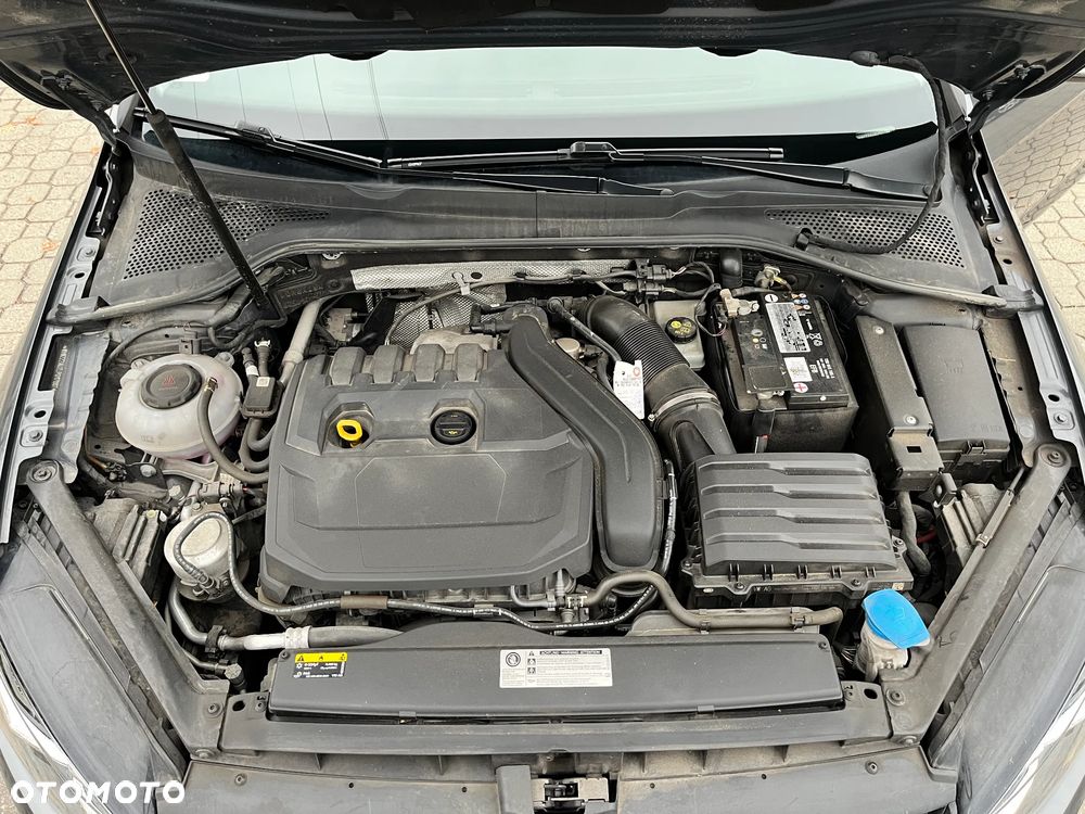 Volkswagen Golf - 25