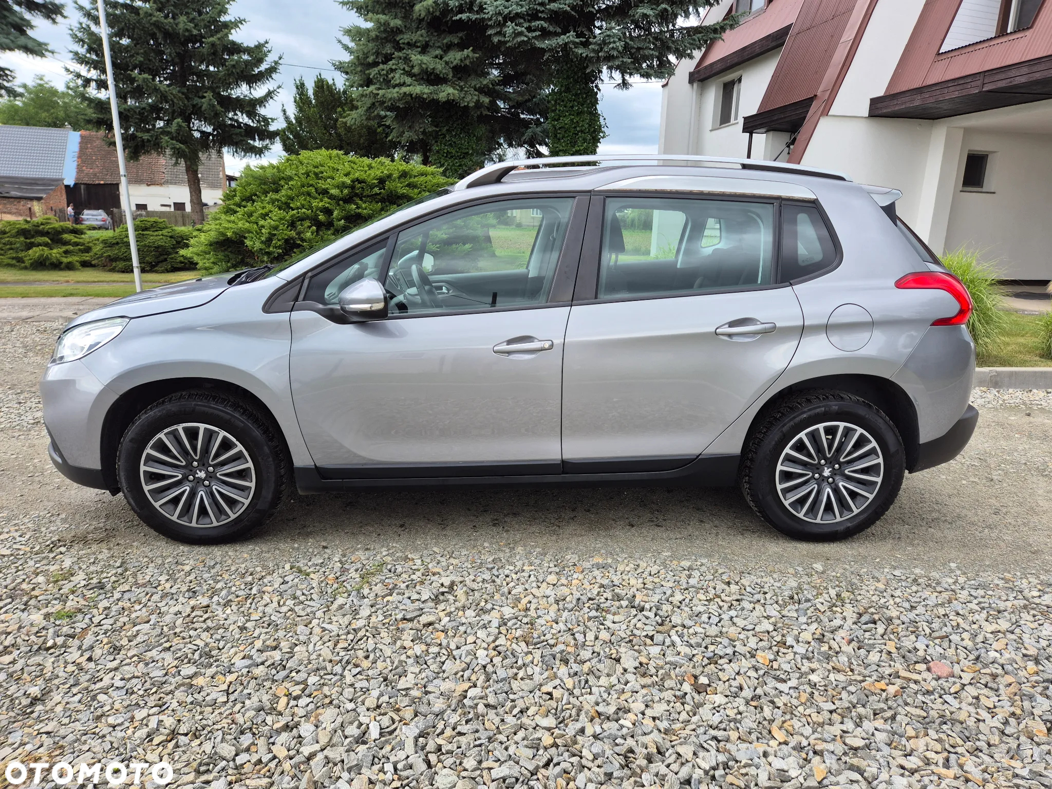 Peugeot 2008 - 9