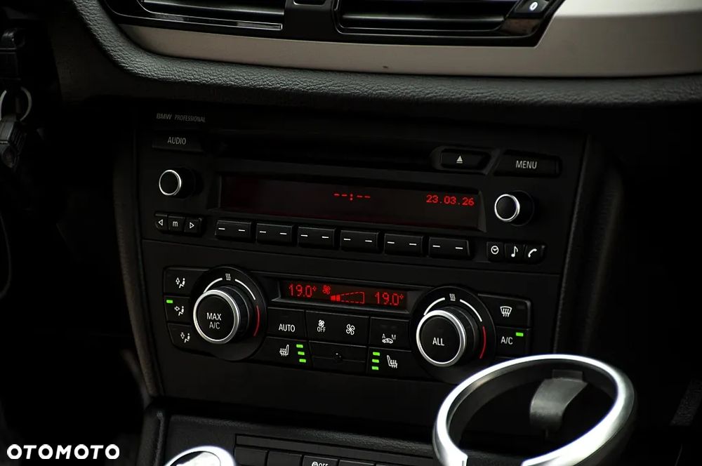 BMW X1 sDrive18i xLine - 37
