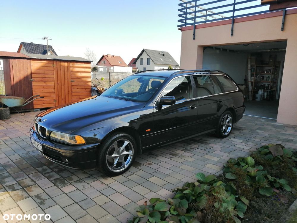 BMW Seria 5 520i Touring - 9