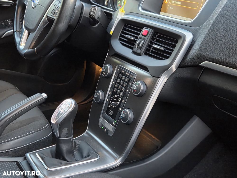 Volvo V40 D2 Momentum - 14