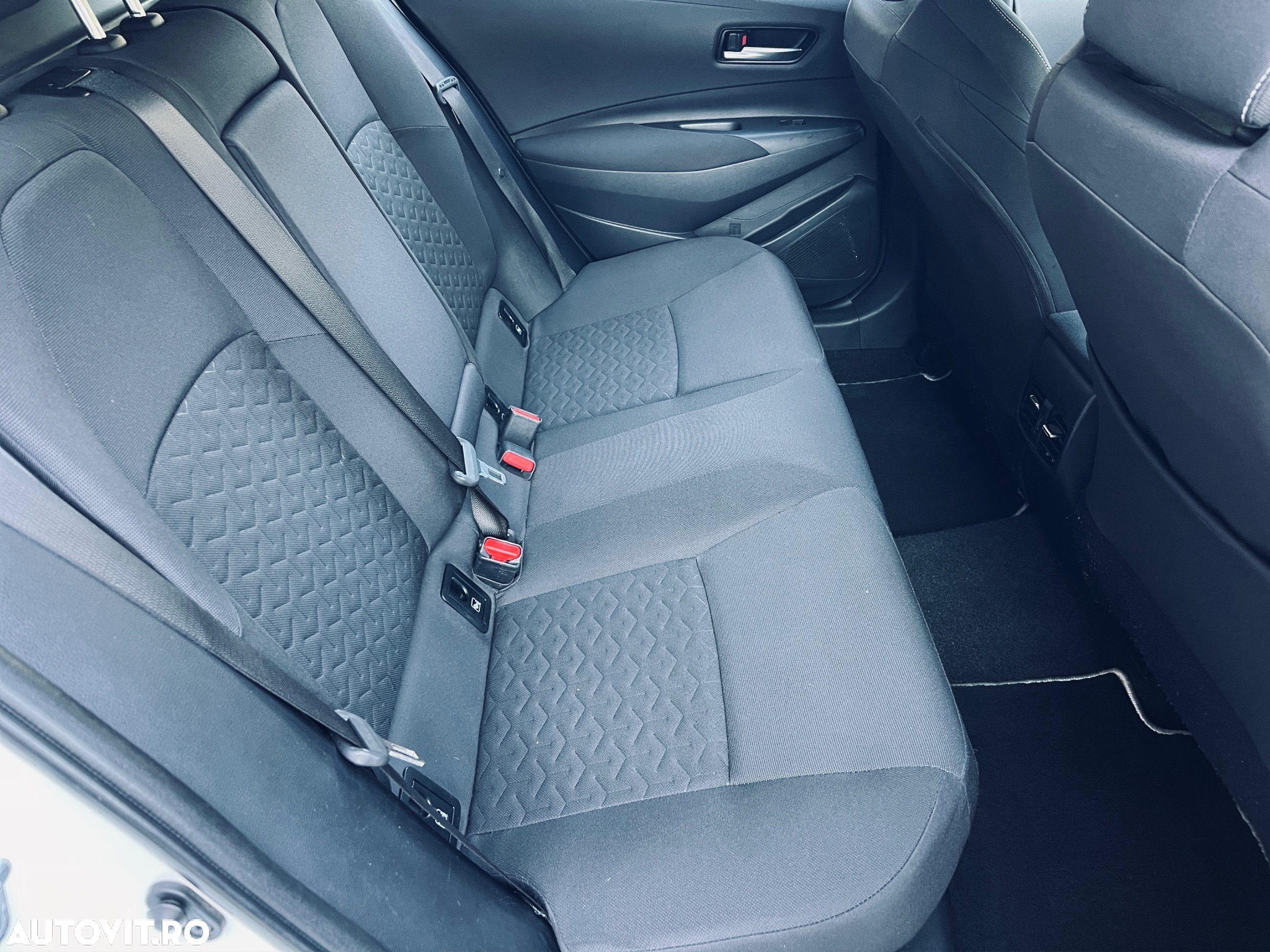 Toyota Corolla 1.8 Hybrid Touring Sports Business Edition - 17