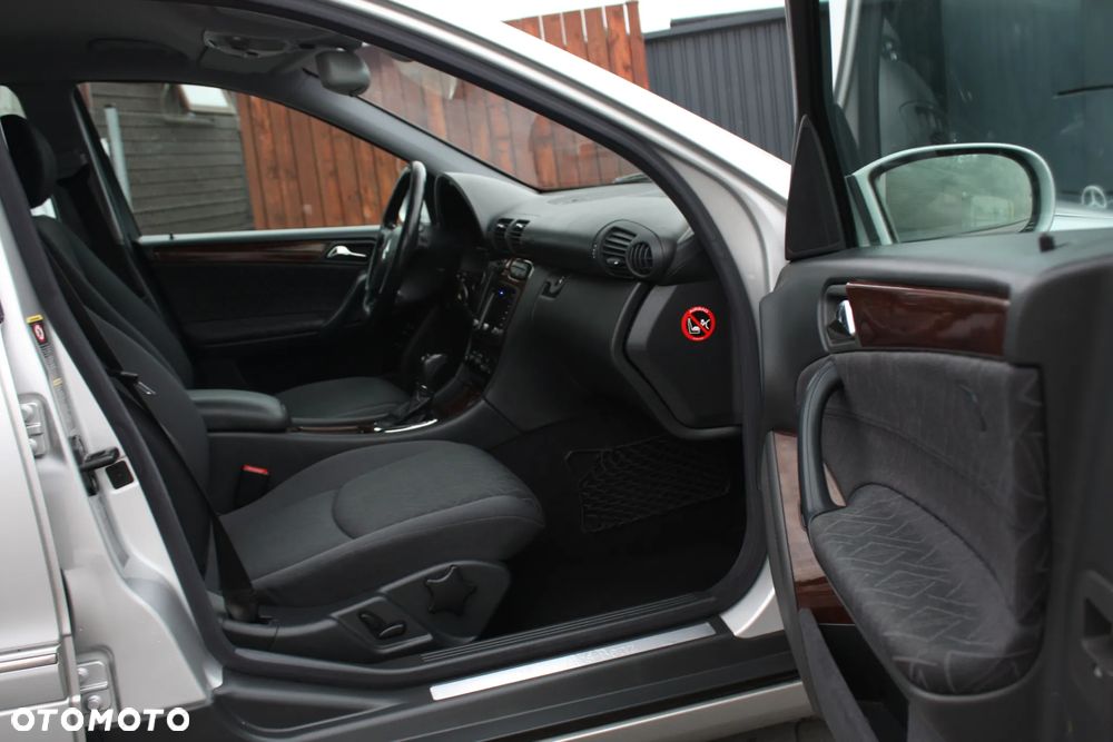 Mercedes-Benz Klasa C 180 Kompressor Automatik Elegance - 30