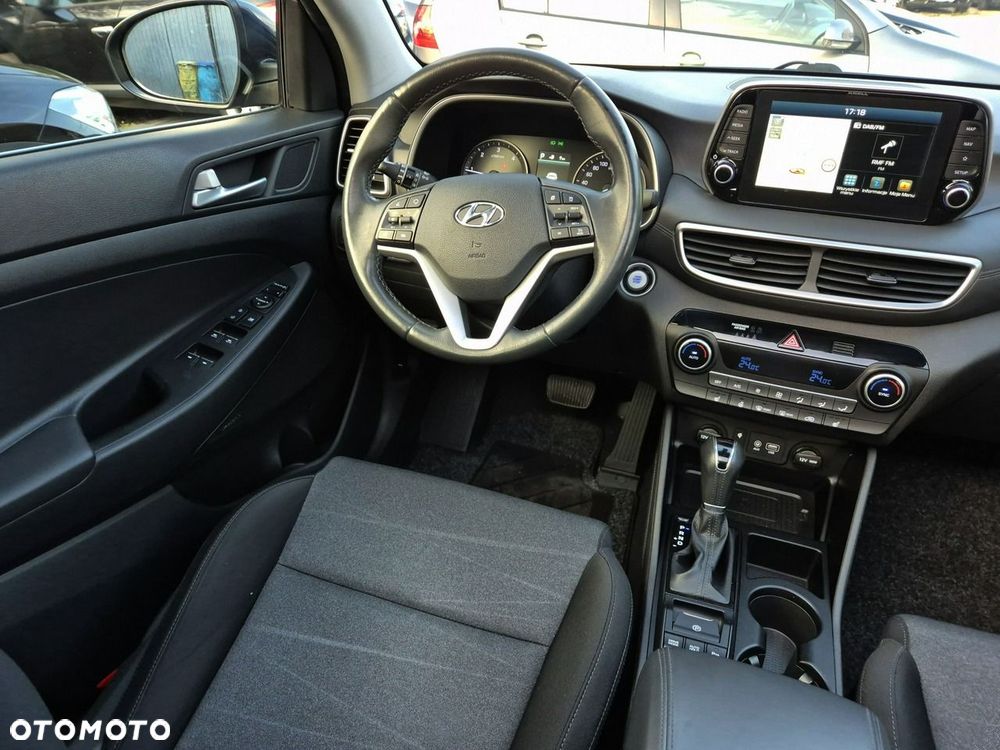 Hyundai Tucson 2.0 CRDI 4WD Automatik Premium - 23