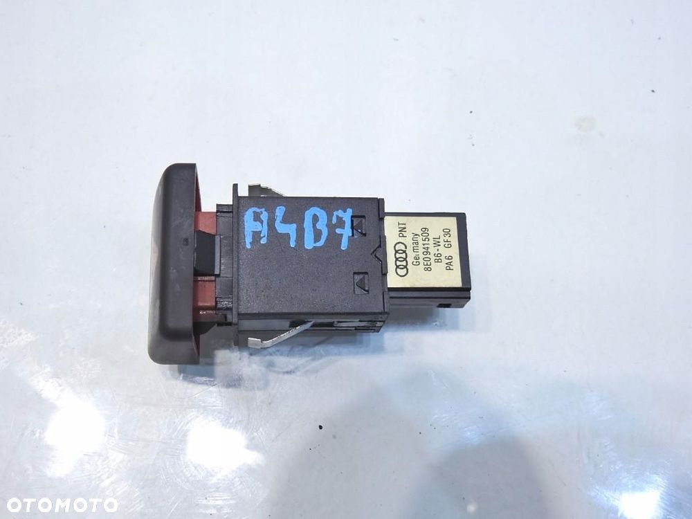 PRZYCISK ŚWIATEŁ AWARYJNYCH AUDI A4 B7 8E0941509 - 2