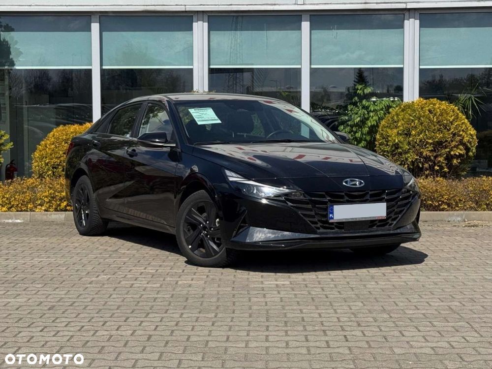 Hyundai Elantra - 2