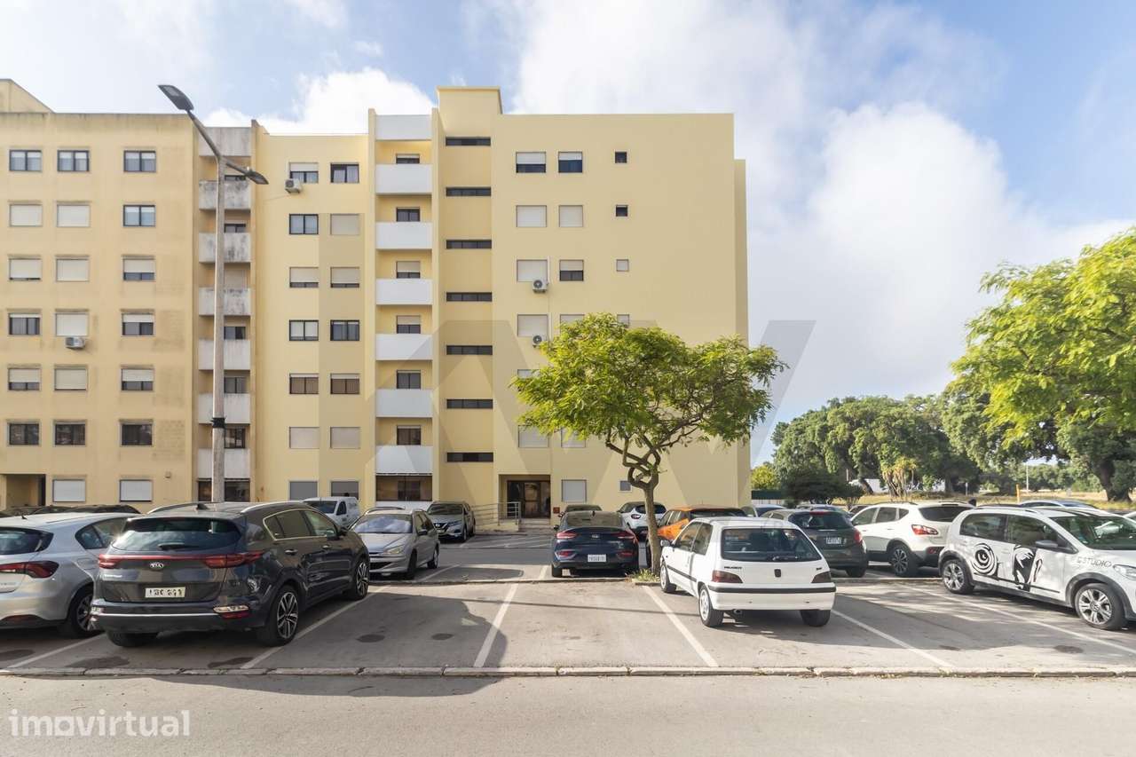Apartamento T3 com Varanda e Vistas Desafogadas — Quinta dos Fidalguin - Grande imagem: 2/53