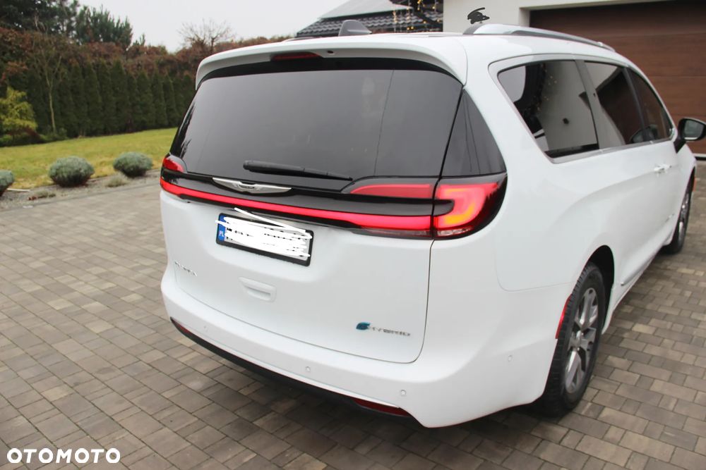 Chrysler Pacifica - 4