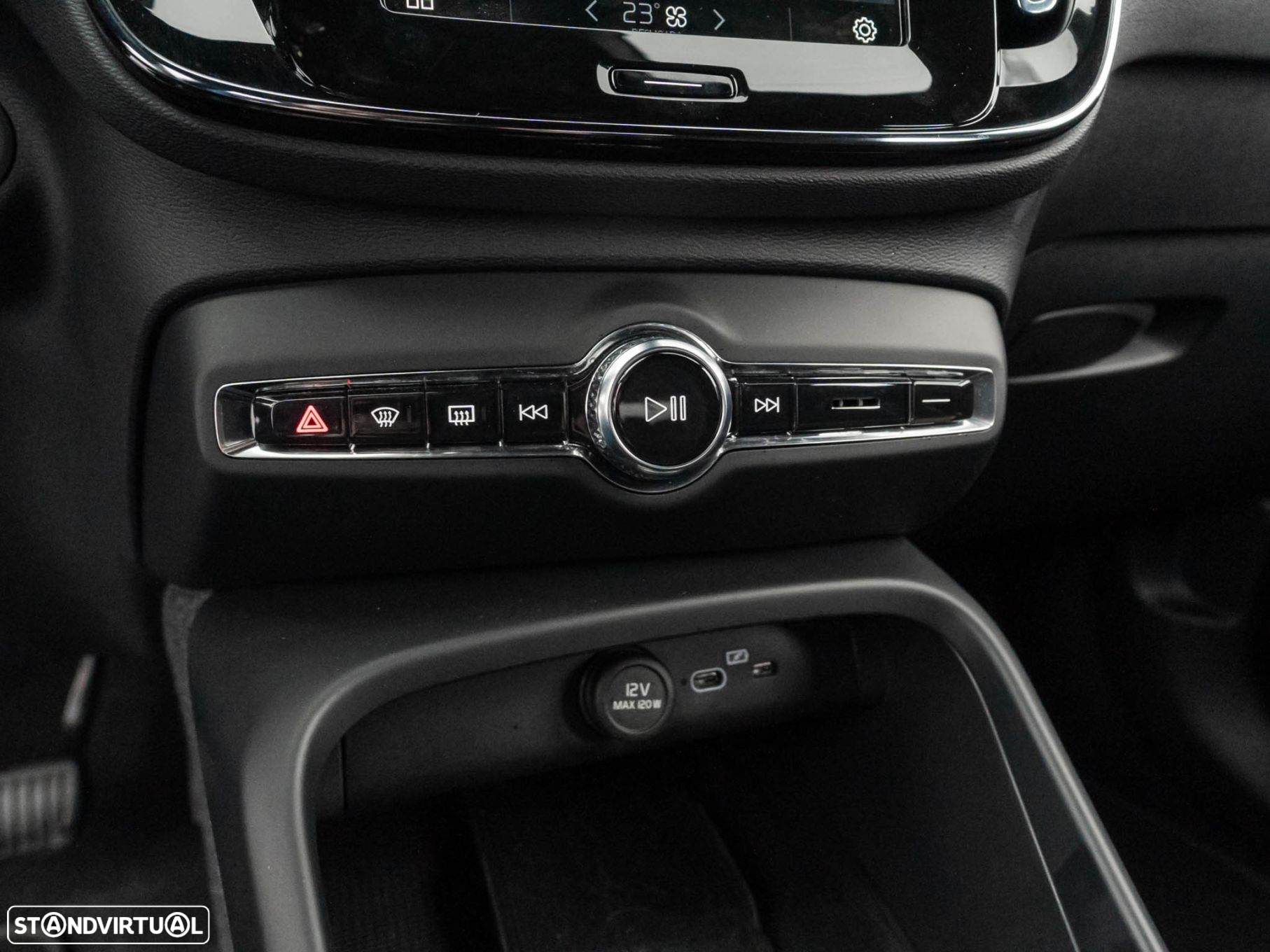 Volvo XC 40 Recharge Core - 28