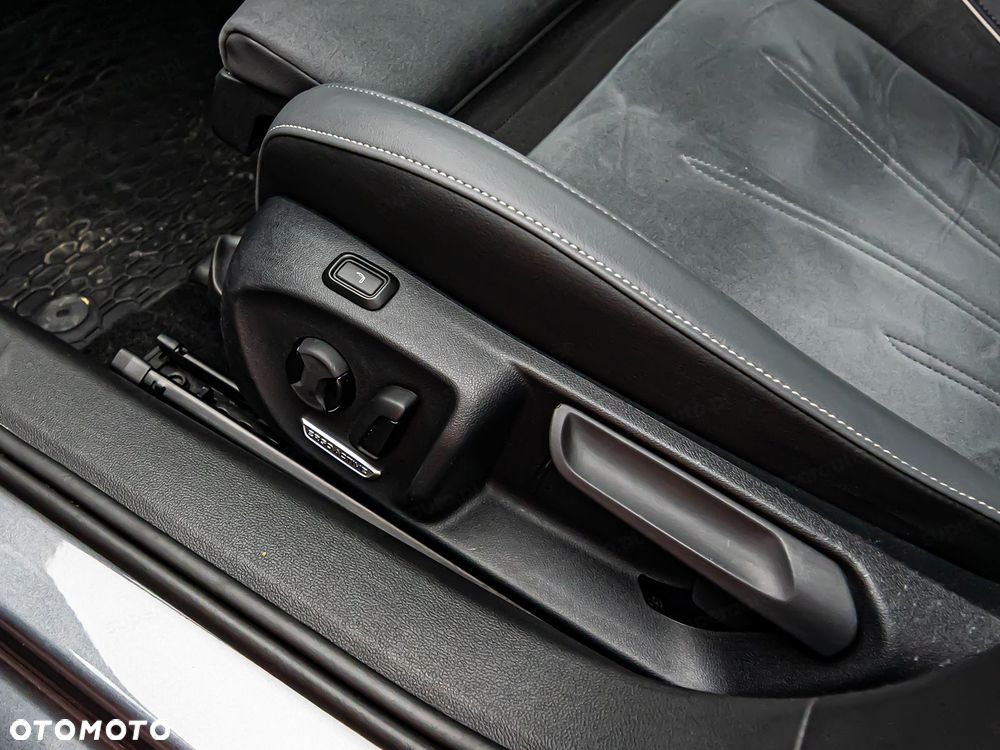 Volkswagen Passat - 8