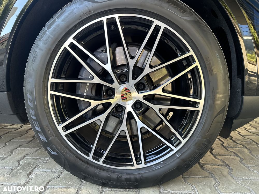 Porsche Cayenne Coupe E-Hybrid - 19
