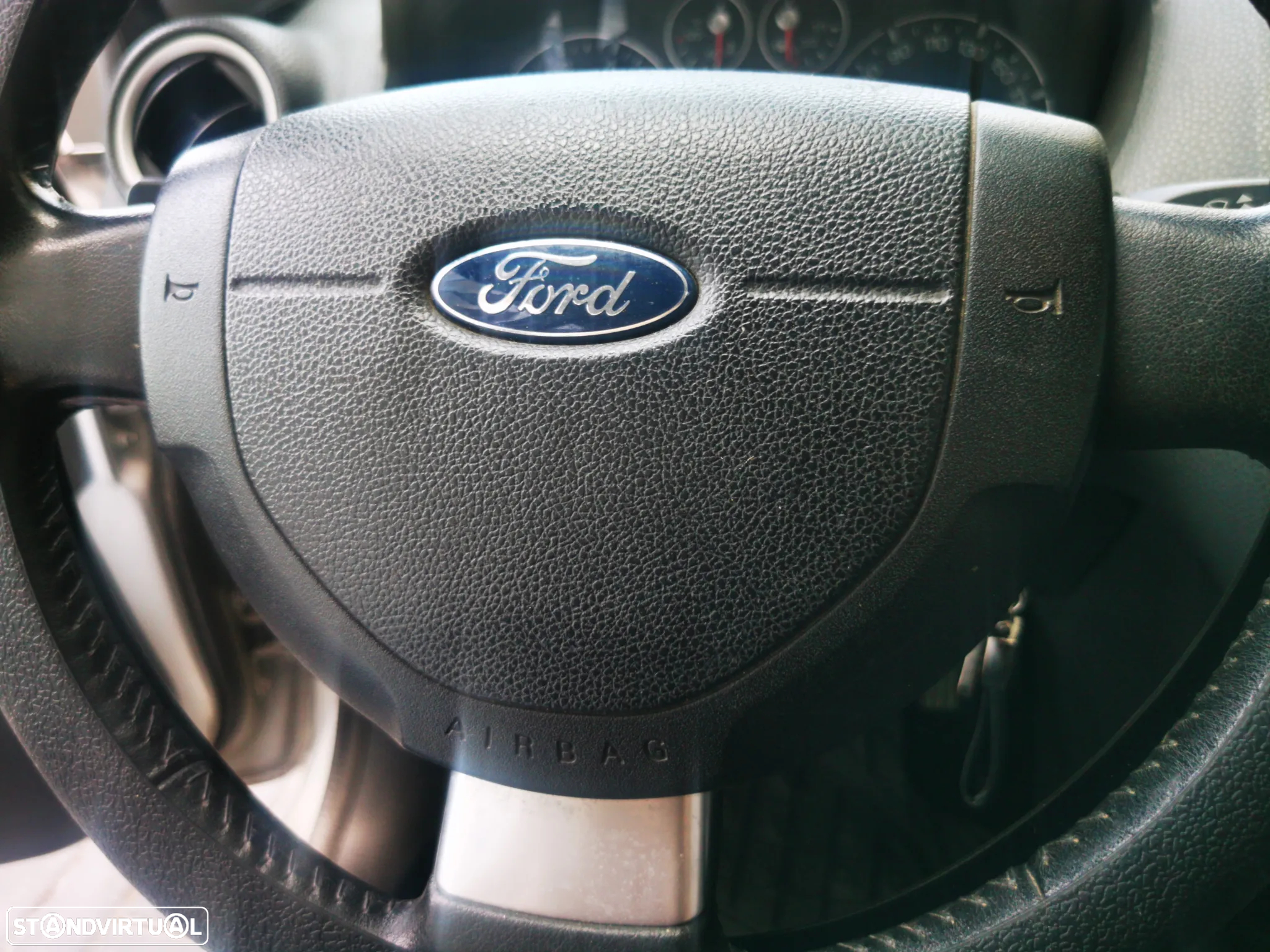 Ford Fiesta 1.25 Ghia - 23