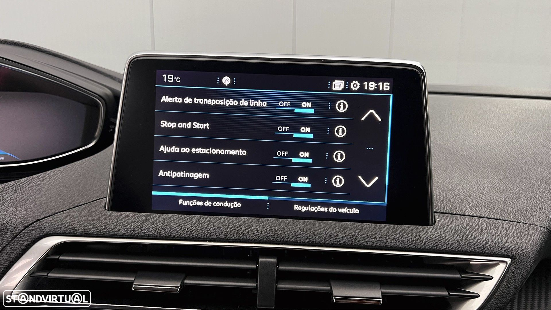 Peugeot 5008 1.2 PureTech Allure EAT8 - 24