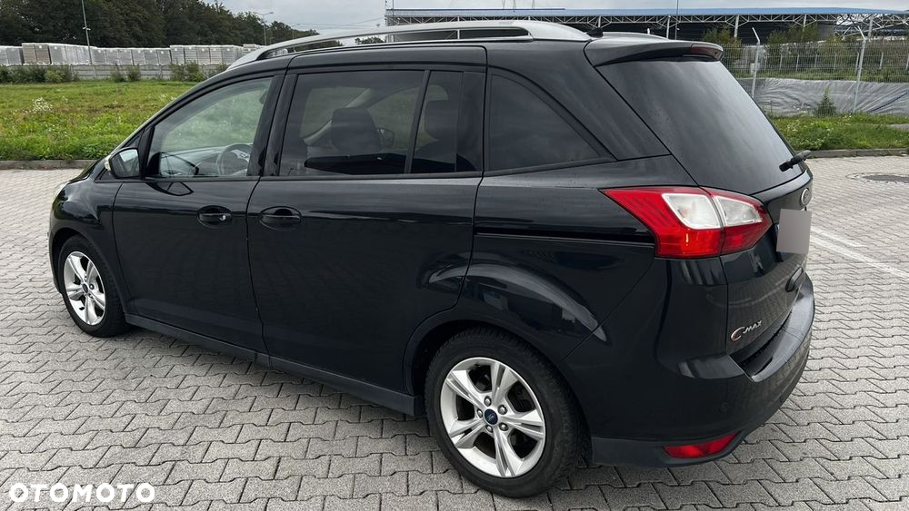 Ford Grand C-MAX - 13