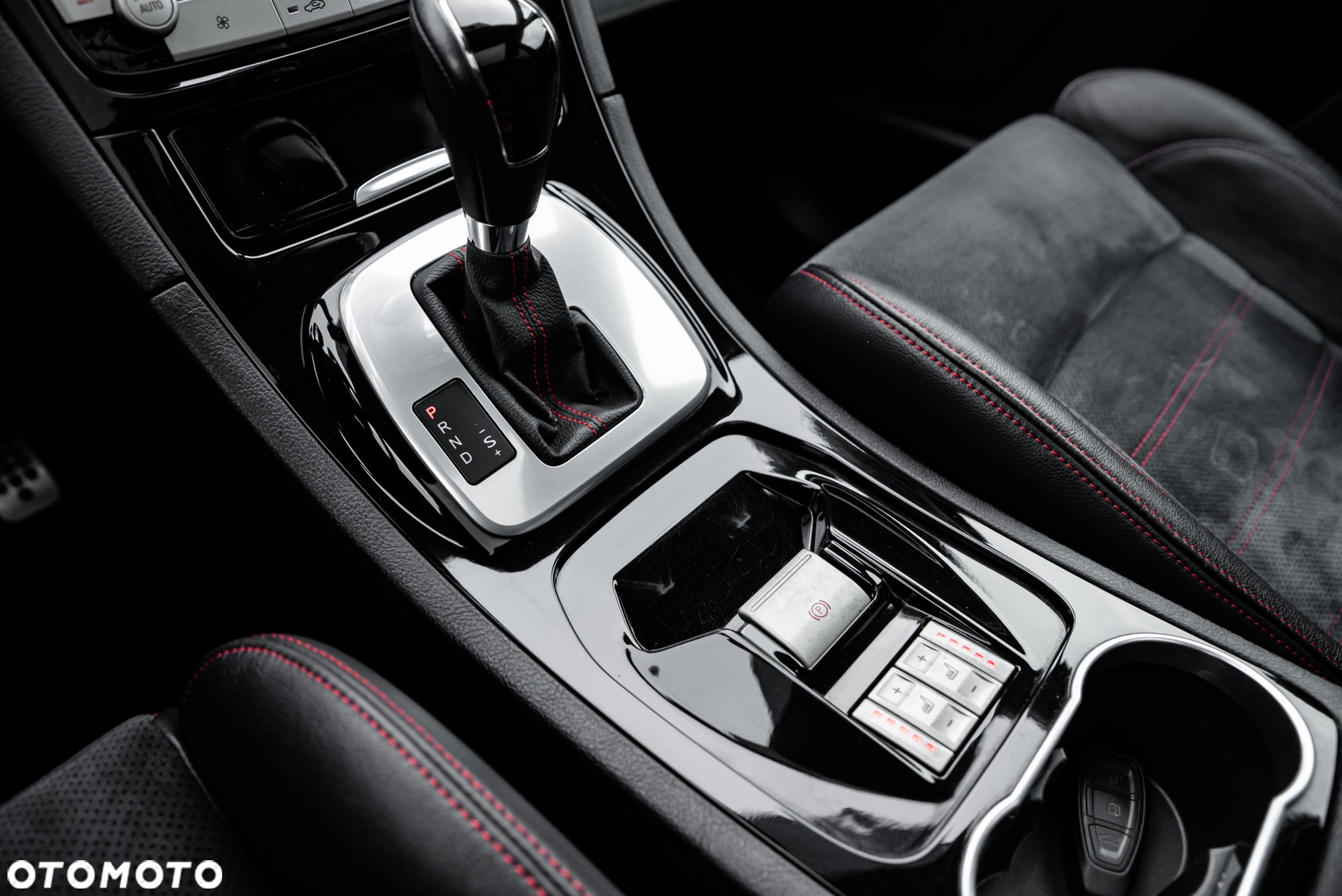 Ford S-Max 2.0 EcoBoost Titanium - 39